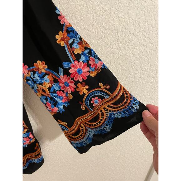 Boutique Black Embroidered Flare Sleeve Shirt Womens size small - Picture 2 of 4